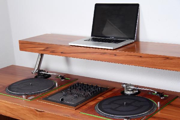 DJ Pult in Nussbaum / Tineo Übersicht 2 DJ Pult in Nussbaum / Tineo Übersicht 2