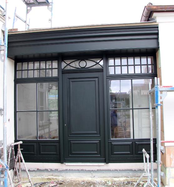 Gerumiger englischer Wintergarten am Bodensee Auenansicht Nebeneingang