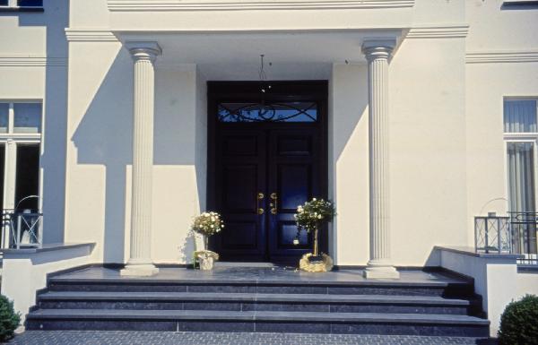 2 flgelige Haustr mit Oberlicht