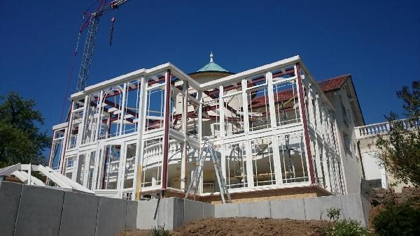 Doppelstckiger englischer Wintergarten in der Aufbauphase