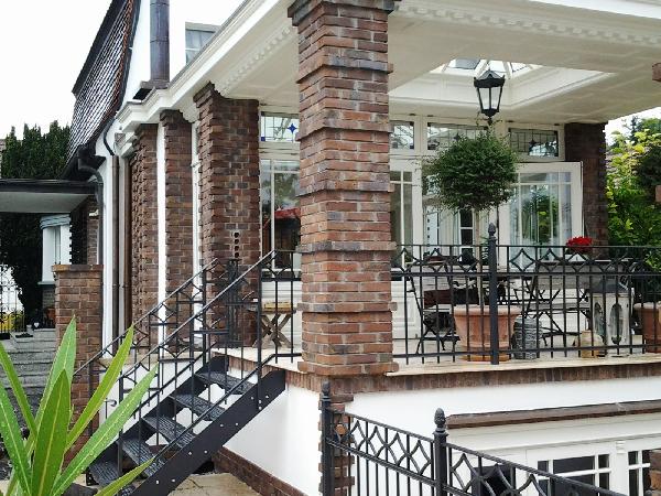 Wintergarten in Form einer Orangerie Ansicht Vordach