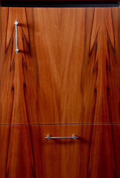 DJ Pult in Nussbaum / Tineo Detailaufnahme Furnierbild DJ Pult in Nussbaum / Tineo Detailaufnahme Furnierbild