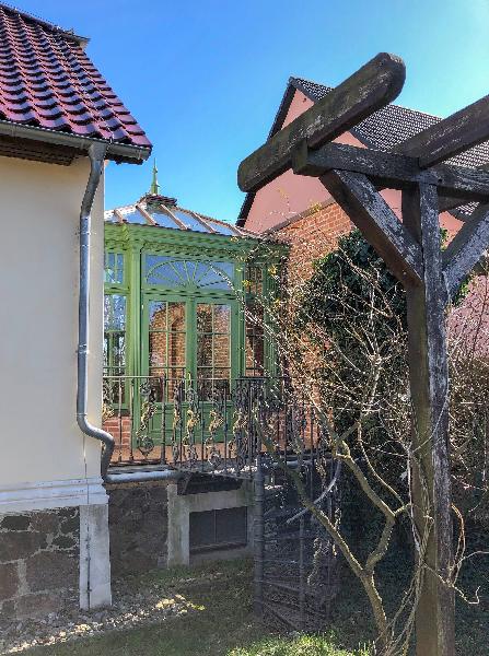 viktorianischer Wintergarten auf einer Garage Außenansicht 2 viktorianischer Wintergarten auf einer Garage Außenansicht 2